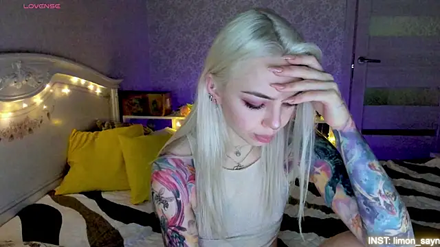 LillyMoure_: απευθείας συνομιλία ΧΧΧ