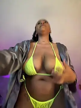 YariRose Chat XXX live