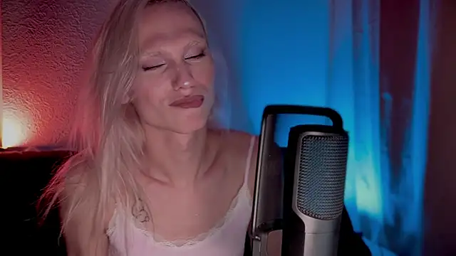 sindLy XXX чат на живо