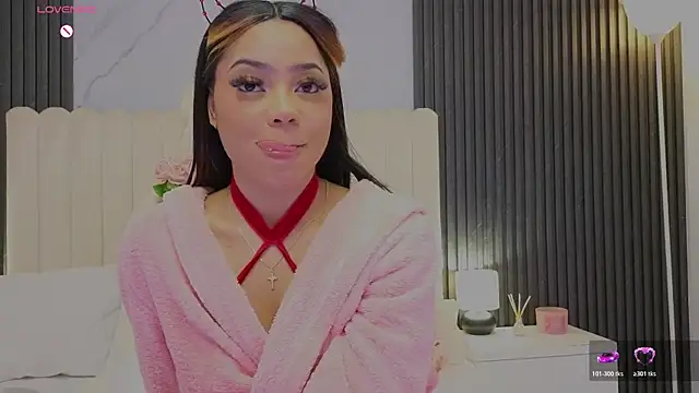 Chat +18 de Madiee_Rhea ao vivo