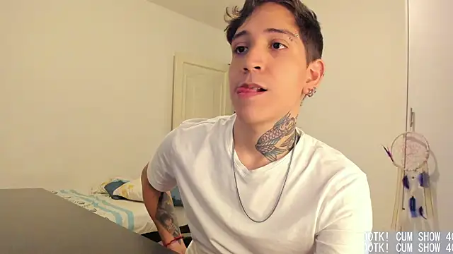Michael_v77 Live XXX-chat