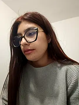 cutetemari Adlı Modelin Canlı XXX Sohbeti