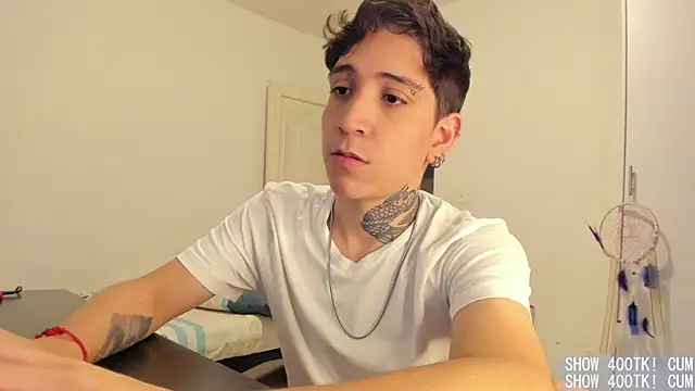 Chat +18 de Michael_v77 ao vivo