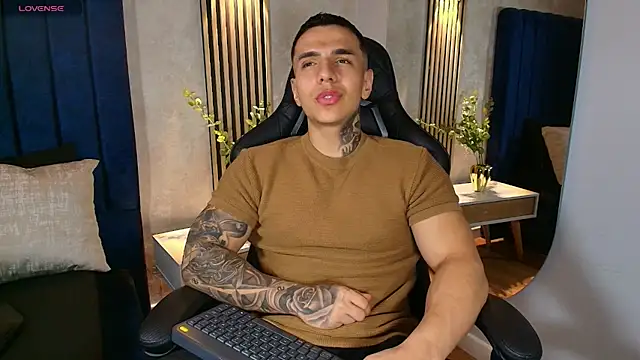SalvatoreDmoren Live XXX chat