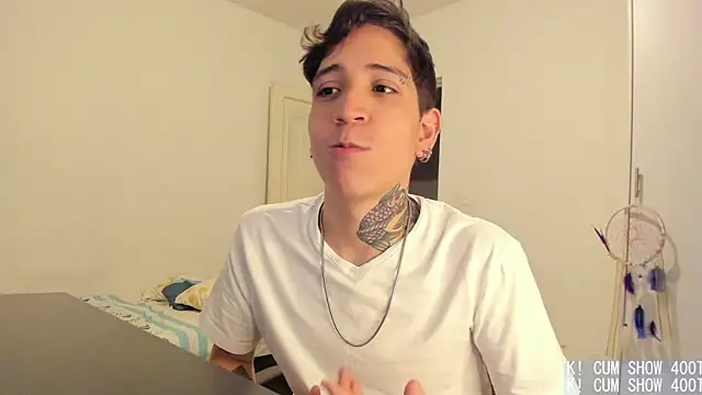 Michael_v77 – Naživo XXX chat