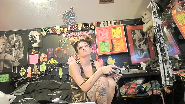 צ'אט XXX בשידור חי של Splash_Queen420