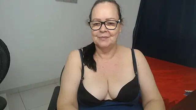 Chat +18 de latinalili9 ao vivo