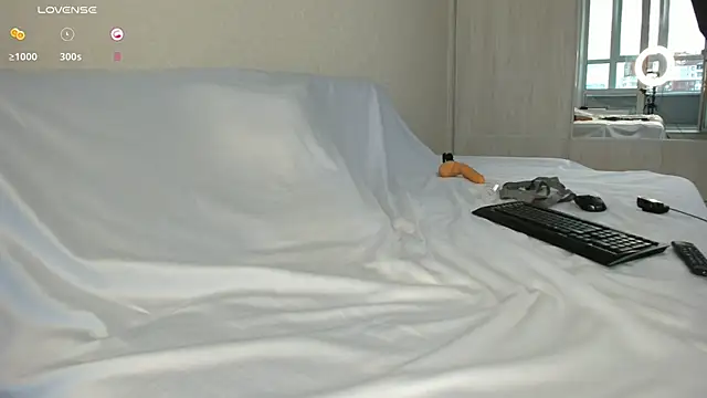 Smallnipples live XXX chat