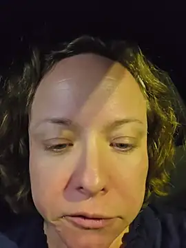 julimonroe Chat XXX live