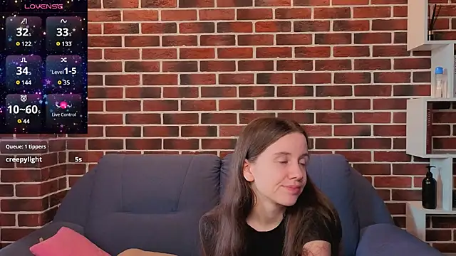 MyrtaMcclaney's Live XXX Chat