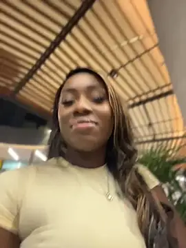 ZarahFerreira Adlı Modelin Canlı XXX Sohbeti