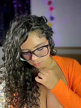 Онлайн чат XXX Simone_Miller
