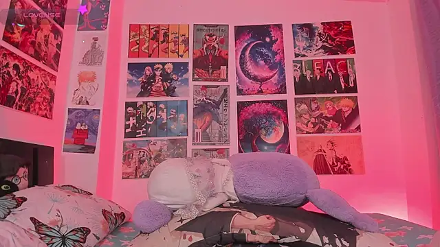 MissCurvyTop's Live XXX Chat