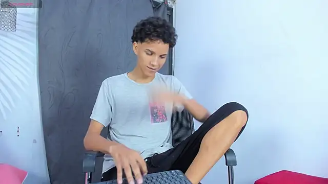 MidnightKing_n Live XXX chat