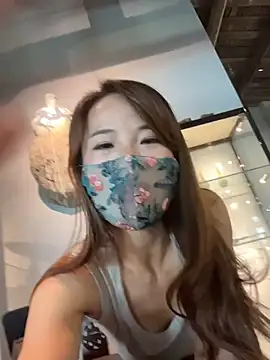 kiss_loo লাইভ XXX চ্যাট
