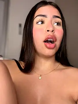 Mary_ivett Adlı Modelin Canlı XXX Sohbeti
