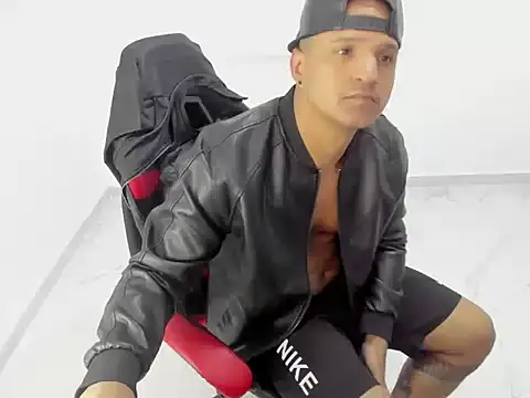 Chat +18 de master_leather ao vivo