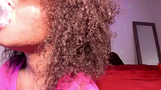 yiauana Live XXX-chat