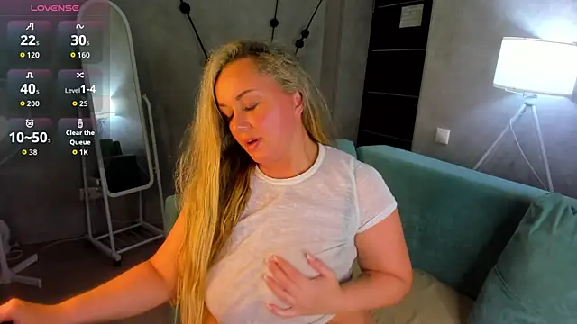 Sky_Kuper Adlı Modelin Canlı XXX Sohbeti