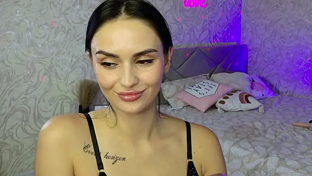 Chatroom XXX en direct de MilaaSweety