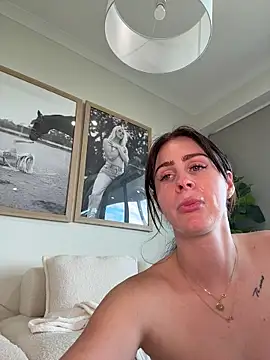 aus_queen: απευθείας συνομιλία ΧΧΧ