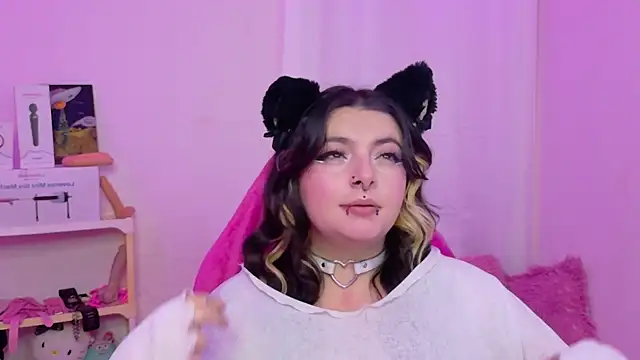 Chat +18 de Sachi_Meow ao vivo
