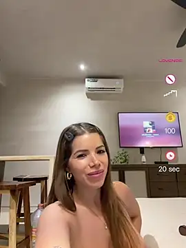 MatildaHai Adlı Modelin Canlı XXX Sohbeti