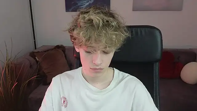 kevingarsiaa's Live XXX Chat