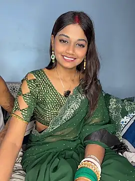 Sweet-priyaa's Live XXX Chat