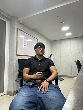 alekzamo Live XXX Chat