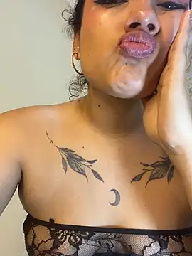 EMILYY_FOXY's Live XXX Chat