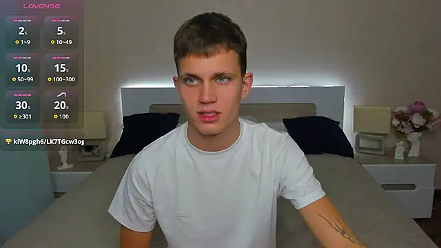 m0neyken – Naživo XXX chat