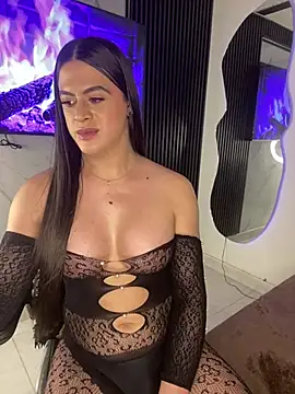 Naughtysofiaa élő XXX-chatje