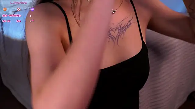 Chat XXX en directo de ClarineCasebolt