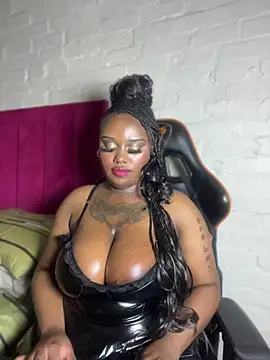 QUEEN_NOBUHLE_FEMDOM_777's Live XXX Chat