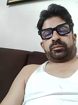 XxX_KING30 élő XXX-chatje