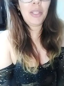 shio_26 Adlı Modelin Canlı XXX Sohbeti