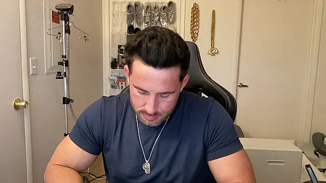 brettmycles28 라이브 XXX 채팅