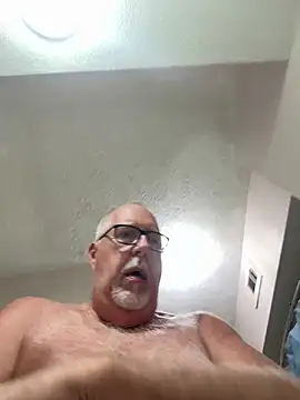 Chatroom XXX en direct de superbearboss