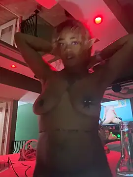 צ'אט XXX בשידור חי של FetishFaeBae