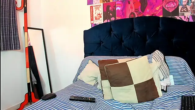 ZOREN33 live XXX chat