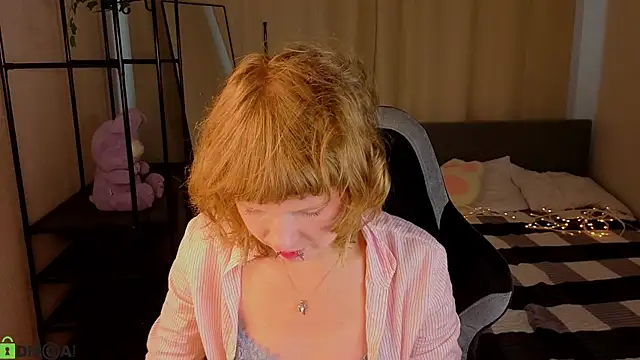 دردشة VioletDesiree الجنسية المباشرة