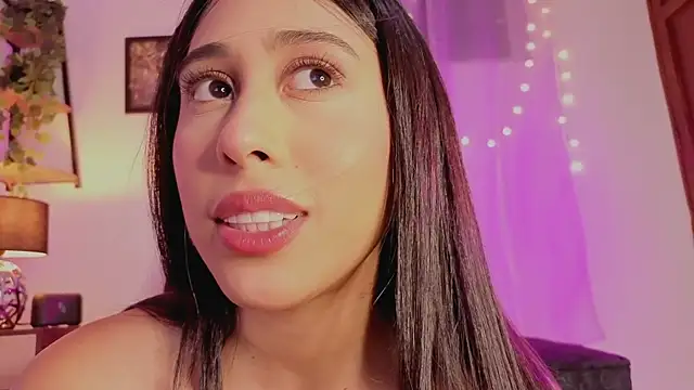 צ'אט XXX בשידור חי של kyliesweet26
