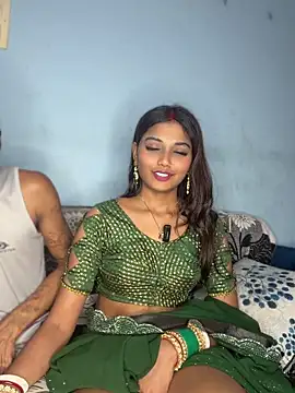 Sweet-priyaa Show in webcam