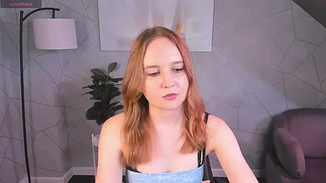 Emmaa_Kimm Adlı Modelin Canlı XXX Sohbeti