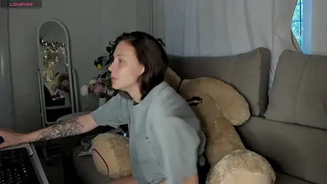 Bella_Firee Adlı Modelin Canlı XXX Sohbeti