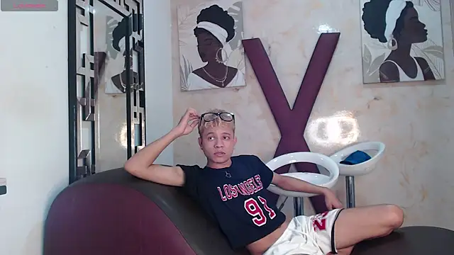 Chat XXX en directo de PRETTY_FEM