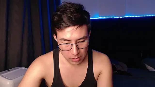 andrewmhilton_'s Live XXX Chat