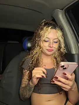 Joyce-fire's Live XXX Chat