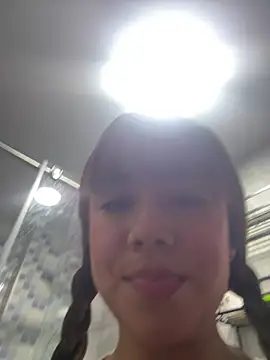 צ'אט XXX בשידור חי של coral_tre